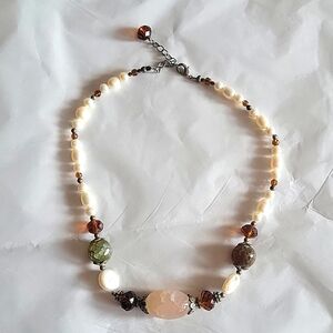 VINTAGE NECKLACE COSTUME JEWELRY